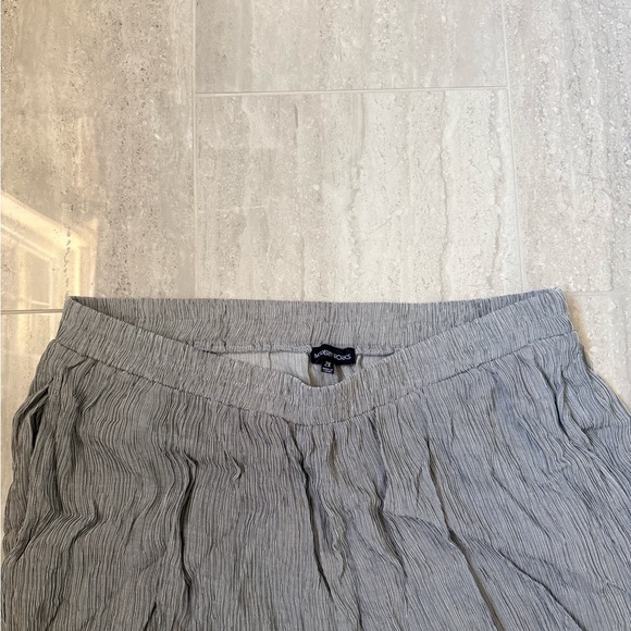 Women's Wide Leg Gray Pants - Picture 2 of 2